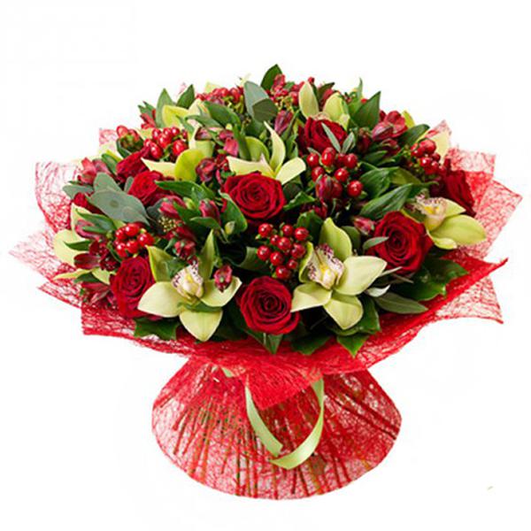Букет из орхидей роз и альстромерий «Страстное сердце»